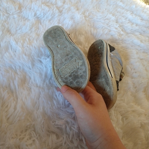 Mickey Mouse Toddler Boys Size 7 Shoes - Picture 4 of 5